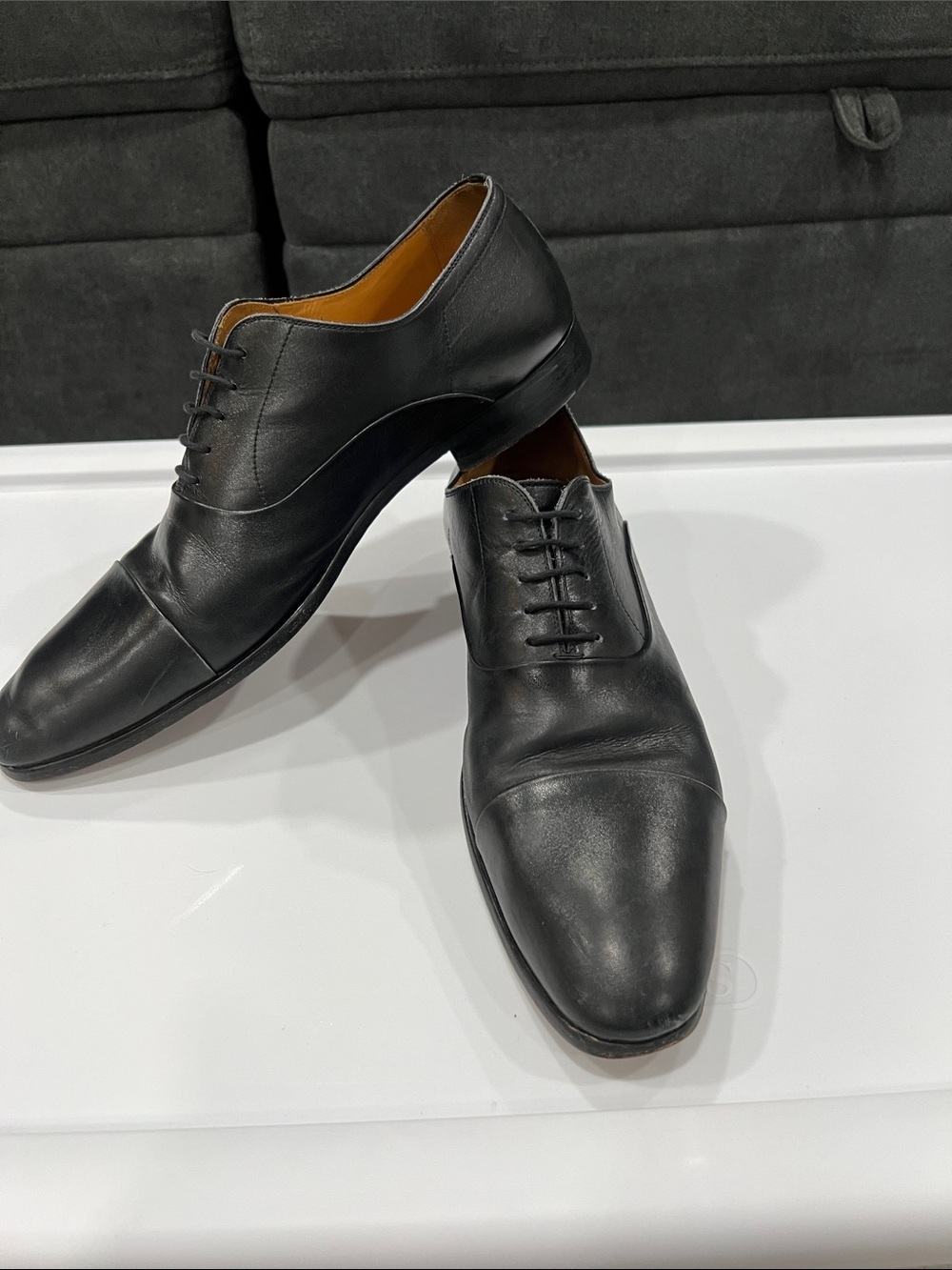 Magnanni Black Leather Cap-Toe Derby Shoes